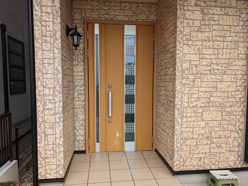 日進市　H様邸　玄関交換工事施工前