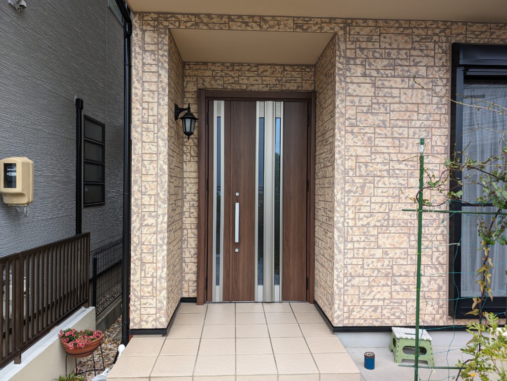 日進市　H様邸　玄関交換工事施工前